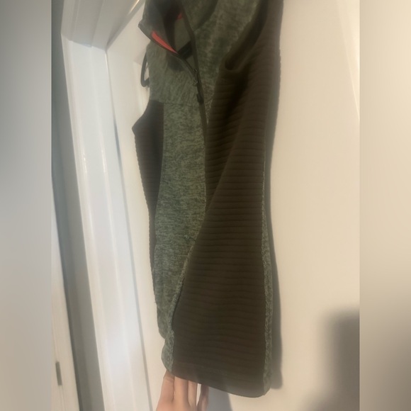 The North Face Vest - Picture 4 of 6